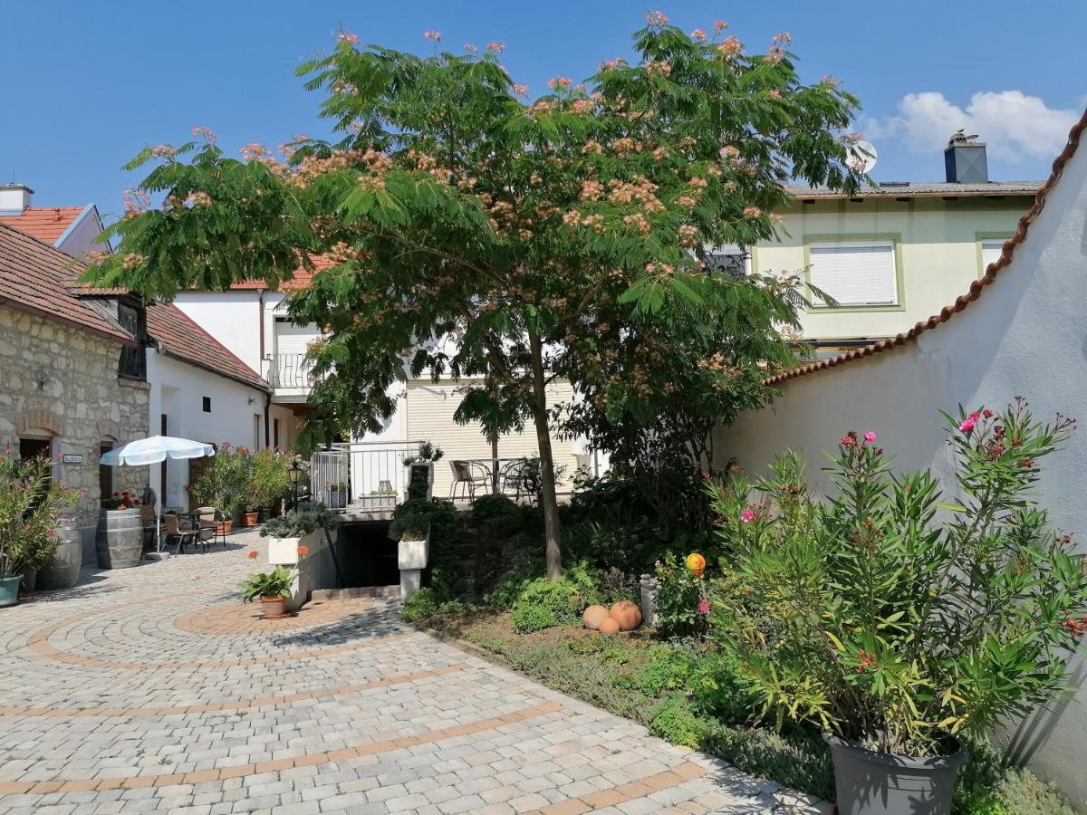 Gaestehaus Anita Breitenbrunn  Ngoại thất bức ảnh