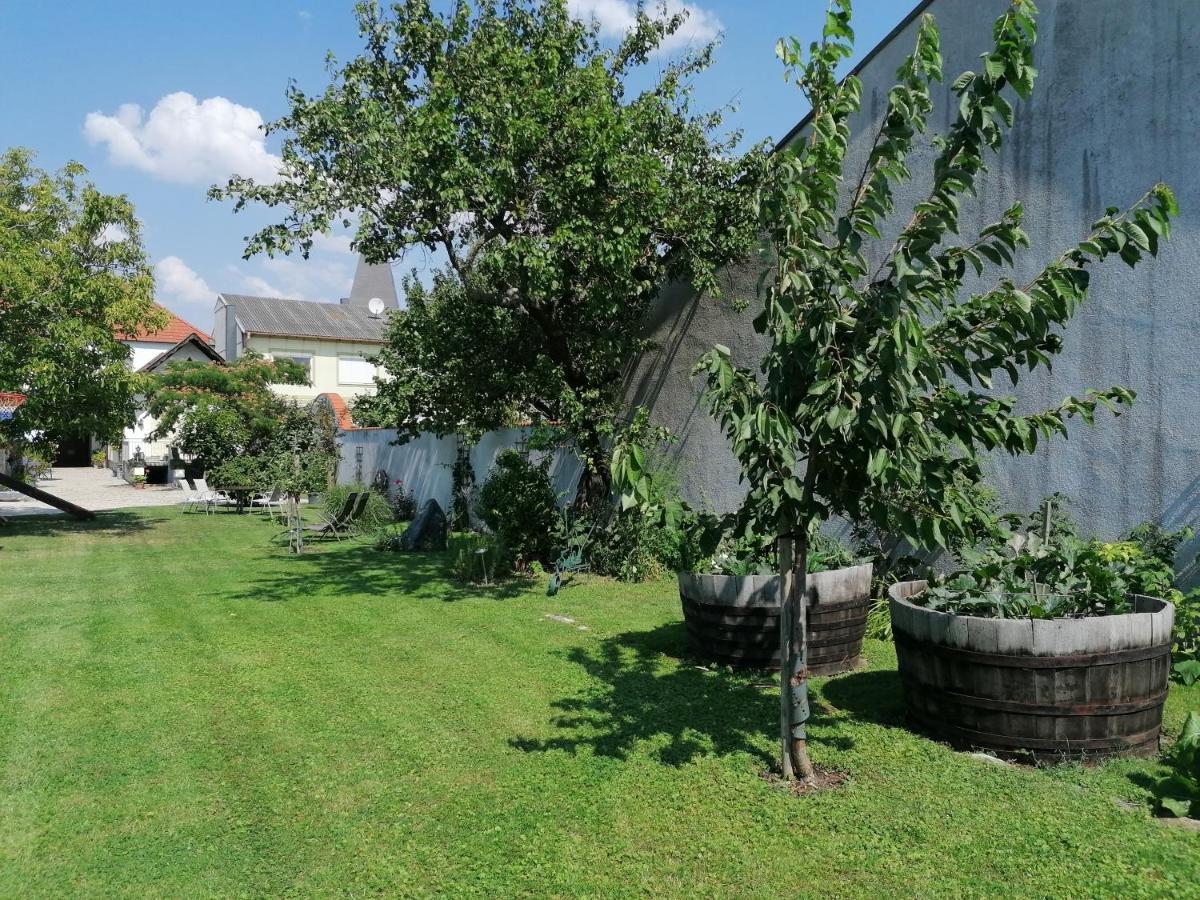 Gaestehaus Anita Breitenbrunn  Ngoại thất bức ảnh